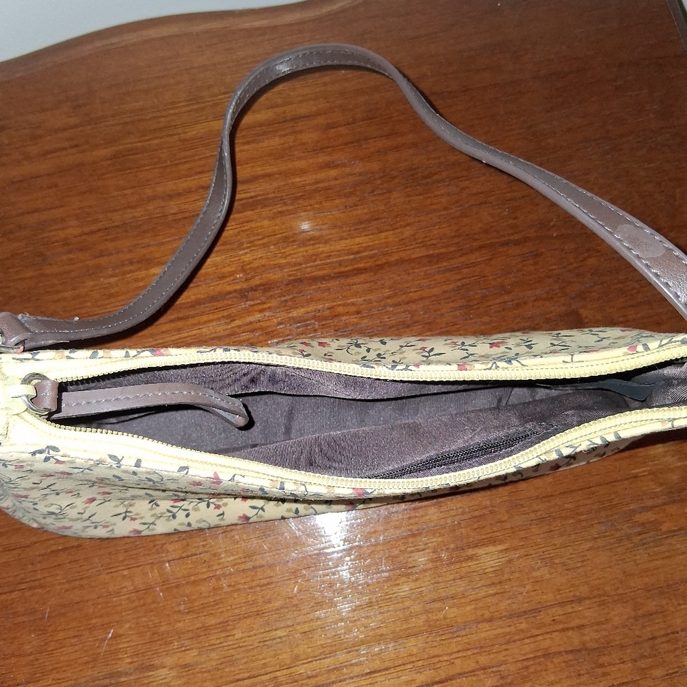 Small Floral Hobo Style Bag - Picture 5 of 5